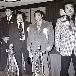 (右から)ラッシャー木村、アニマル浜口、マイティ井上、坂口征二、星野勘太郎