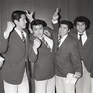 (左から)仲野信市、前田明、平田淳ニ、斎藤弘幸、ジョージ高野、保永昇男