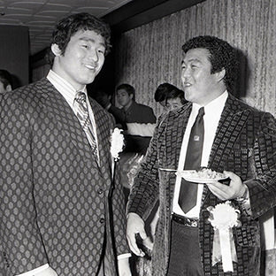 (左から)天龍源一郎、長州力