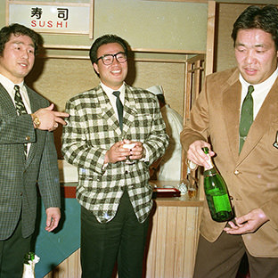 (左から)天龍源一郎、越中詩郎、ジャンボ鶴田