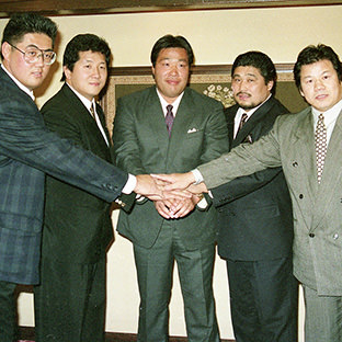 (左から)北尾光司、前田日明、ジャンボ鶴田、谷津嘉章、藤波辰巳