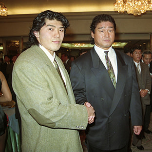 天龍源一郎(右)と船木誠勝