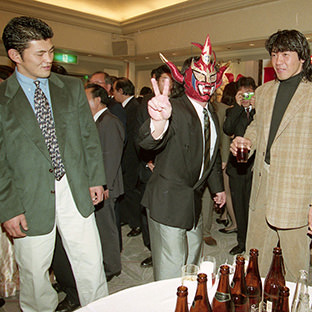 (左から)鈴木みのる、獣神サンダー・ライガー、船木誠勝