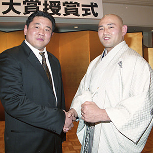 永田裕志(左)とアレクサンダー大塚