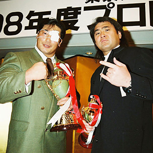 小橋健太(左)と武藤敬司