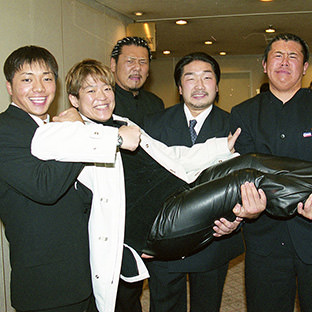 ライオネス飛鳥とCIMAらドラゲー軍団