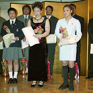 (左から)正田絢子、浜口京子、山本聖子