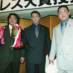 (左から)中西学、秋山準、永田裕志