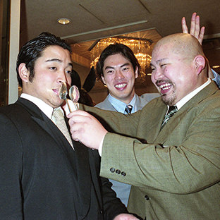 (左から)関本大介、伊東竜二、アブドーラ小林