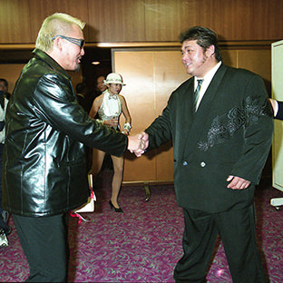 蝶野正洋(左)と橋本真也