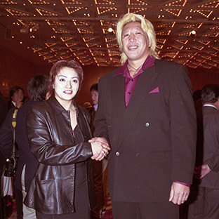 高山善廣(右)と浜田文子