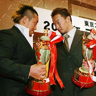 近藤修司(左)と丸藤正道