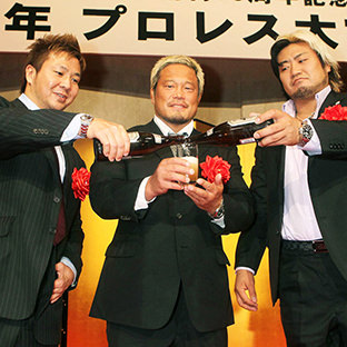 (左から)小島聡、杉浦貴、諏訪魔