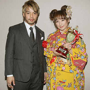 KENTA(左)、愛川ゆず季