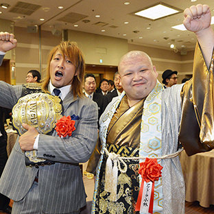 (左から)棚橋弘至とアブドーラ小林