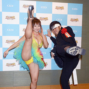 愛川ゆず季(左)、橋本大地