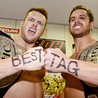 (左から)シェイン・ヘイスト、マイキー・ニコルス