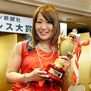 女子プロレス大賞・紫雷イオ