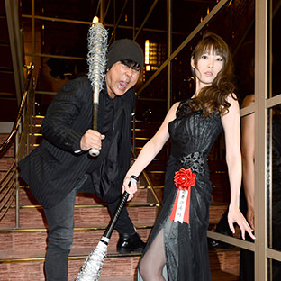 （左から）大仁田厚、赤井沙希