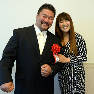 佐々木健介（左）と北斗晶