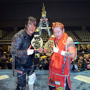 (左から)大仁田厚、長与千種