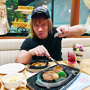 ファミレス取材の内藤哲也