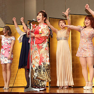 女子プロレス大賞を受賞しアイスリボンで喜ぶ藤本つかさ