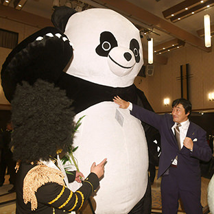 アンドレザ・ジャイアントパンダ(左)、小橋建太