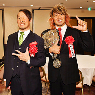 丸藤正道(左)と棚橋弘至