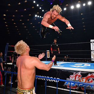 オカダ・カズチカ×ケニー・オメガ、新王者になったオメガ