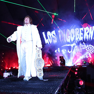 東京ドームで入場する内藤哲也