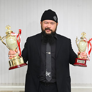 ベストタッグと敢闘賞を受賞したグレート-O-カーン