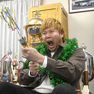 殊勲賞を受賞した宮原健斗