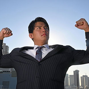 新人賞を受賞した安齊勇馬