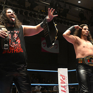 斉藤レイ(左)、斉藤ジュン