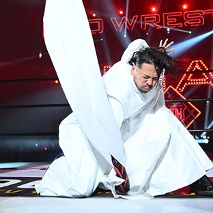 入場する中邑真輔