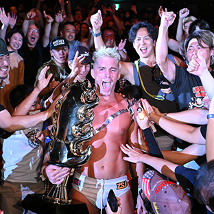 G1 CLIMAX34を制しファンに祝福されるザック・セイバーJr.