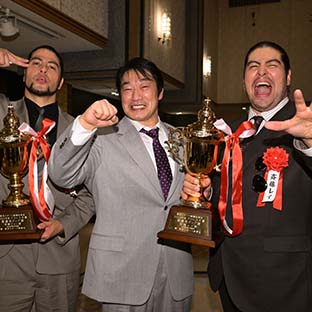 (左から)斉藤ジュン、小橋建太、斉藤レイ