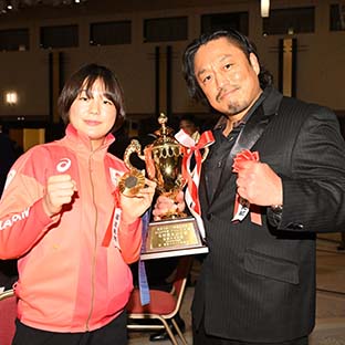 (左から)藤波朱里と後藤洋央紀