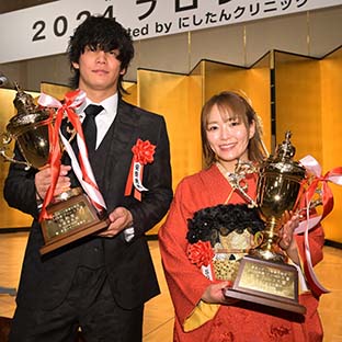 安齊勇馬(左)とSareee