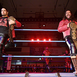 斉藤ブラザーズ 斉藤ジュン(左)と斉藤レイ