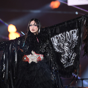 入場する上谷沙弥