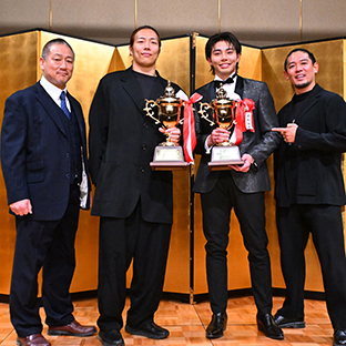 (左から)高木三四郎、KONOSUKE-TAKESHITA(竹下幸之介)、武知海青、彰人