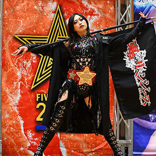 入場する上谷沙弥