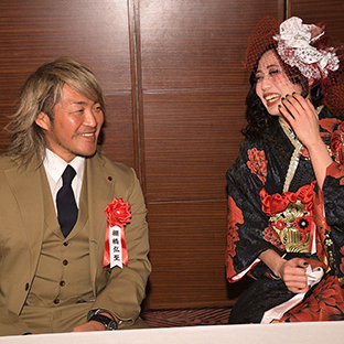 棚橋弘至(左)と上谷沙弥