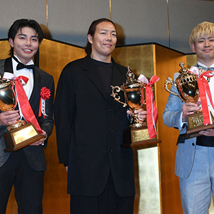 (左から)武知海青、KONOSUKE-TAKESHITA(竹下幸之介)、清宮海斗